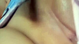 Colombian beauty masturbates shaved pussy with toy closeup