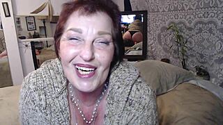 hey, she kicked out her bf so stay the night and roleplay this dirty fantasy