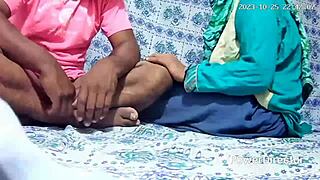 Indian Dasi Bahabi's Room Sex with Dewar
