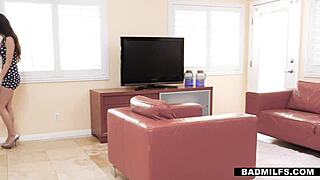 brenna sparks gets dirtier with richelle ryan threesome