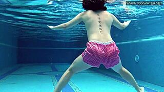 I feel so shy swimming with lady dee the cute czech girl