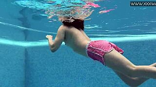 I feel so shy swimming with lady dee the cute czech girl