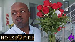 Housewife's yoga ass craves delivery man's monster cock pounding!