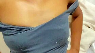 tiny 5ft filipina street meetup turns into dick sucking fun 😲🍆