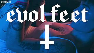 emilly's hot pretty feet wait for your fetish touch now