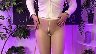 check out minimi diamante's sexy nylon pantyhose in the club