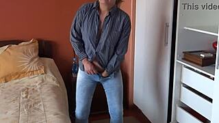 Jerking to Massive Ass Arouses Her Instantly