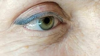 Milf eyes flooded in extreme closeup cumshot orgasm