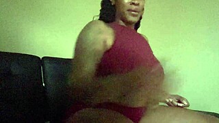 Thick Sexy Vixen Streams Emotional Ass Shaking Live