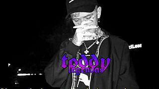 Gym white girl pulses to Lil Peep's legendary beats intriguingly