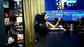 Renatinha Mello's Kiss And Grip Harden Ruan's Cock Rock Solid!