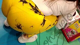 see my thong peeking in yellow leggings?