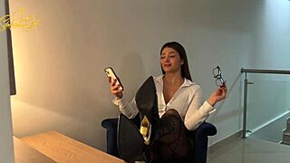 i lost money trading, now boss fucks my sexy secretary pussy hard?