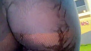 Latina's Big Ass Stretches Tight Leggings