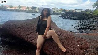 curvy beach beauty strips sexy outfits flashes pussy lips in public photoshoot