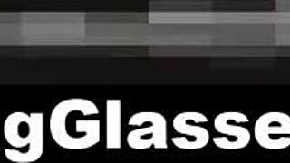 glasses teen, wanna fuck me casual on the beach till cumshot?