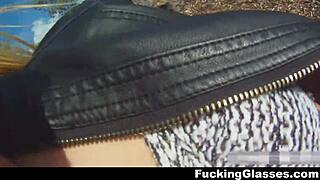 glasses teen, wanna fuck me casual on the beach till cumshot?