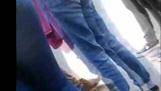 wow huge candid latina teen ass bulges in tight jeans!
