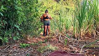 CRAZY COLOMBIAN CUTIE SHAKES HUGE ASS FUCKING WILDLY OUTDOORS!