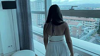 sharing hotel bed with big ass babe turns into morning fuck after jerk off