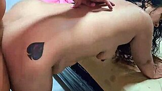 Guy shares partner with tinder date for exciting encounter