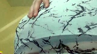 jerk off watching my big ass shake then cum hard with my squirting tease