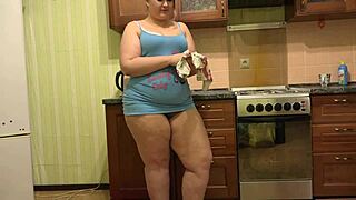 chubby big ass housewife drops chores to ride pawg style amateur cock