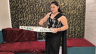 Pizza delivery guy pounds hot indian beauty's curves for free