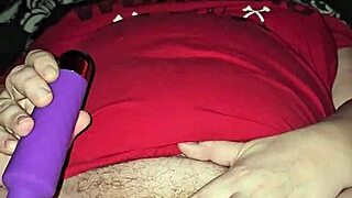 Solo MILF Cums Hard on Big Pink Pussy