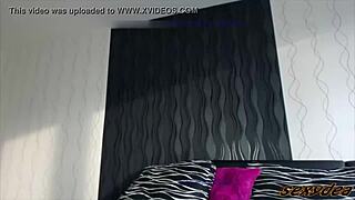 sexydea slips anal plug in during her sporty workout