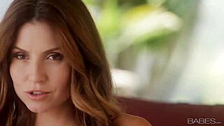 Bikini fire babe Jamie Lynn dominates with facesitting lesbian licks