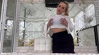 hey watch this sexy cougar spread wide rub wet pussy then vibe to squirting bliss