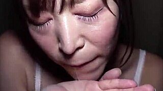 Gravure idol revives as seductive uncensored AV beauty bombshell