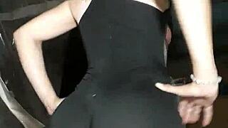 bonneyuwu dances as gothic curvy latina shaking hips in chiquita style