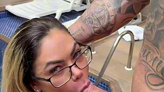 blonde quivers in ecstasy tattooed guy pounds her pussy