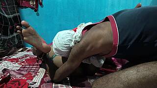Desi Wife's Closeup Pussy Chudai Explodes with Heat!