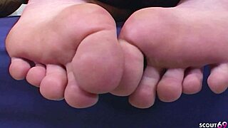 wanna see this fit teen get raw fucked by long cock on her feet?