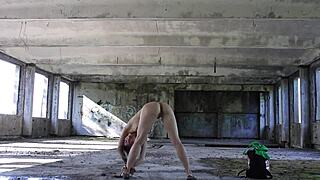 Sexiest Flexible Brunette Fitness Babe Outdoor Pussy Closeup Action