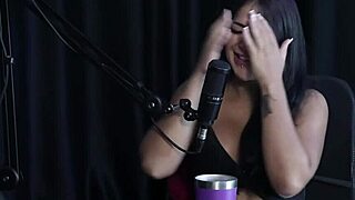 quer dar pra um pauzudo e traumatizada no fetiche de chuva negra suellen barrar see through redhead action