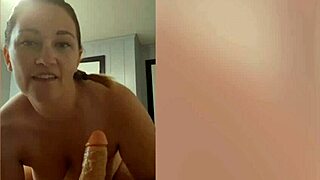 Scarlettravenxo Dresses Up to Finger Her Juicy Milf Pussy?