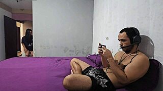 meu marido me troca pelo jogo de corno entao eu transo com seu melhor amigo praticamente na frente dele sexo arriscado