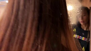 espero que nadie me vea tocandome aqui