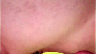 milf and teen lick each other wet