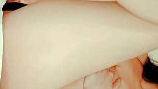 La novia de mi mejor amigo me env�a videos de ella masturb�ndose quedamos en un hotel de paso y terminamos follando