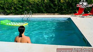 deutsches normales madchen auf mallorca am pool gefickt