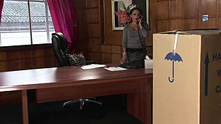 Fucking milf secretary in heels