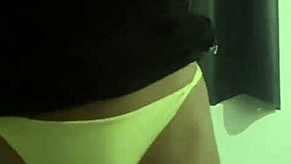 Reina pornero enjoys sexual shower time on xczech