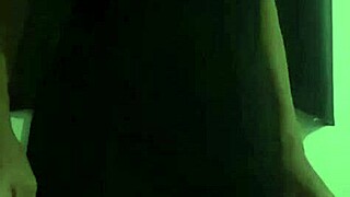 Reina pornero enjoys sexual shower time on xczech