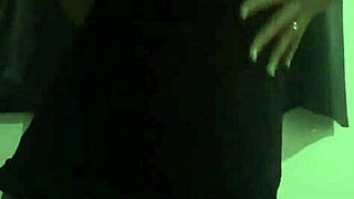 Reina pornero enjoys sexual shower time on xczech