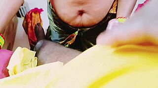 Indian bhabi cheats with swamiji in saree
